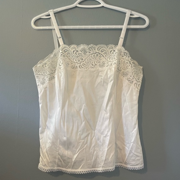 ❗️3/$20❗️Slip tank top/lingerie top - Picture 1 of 2